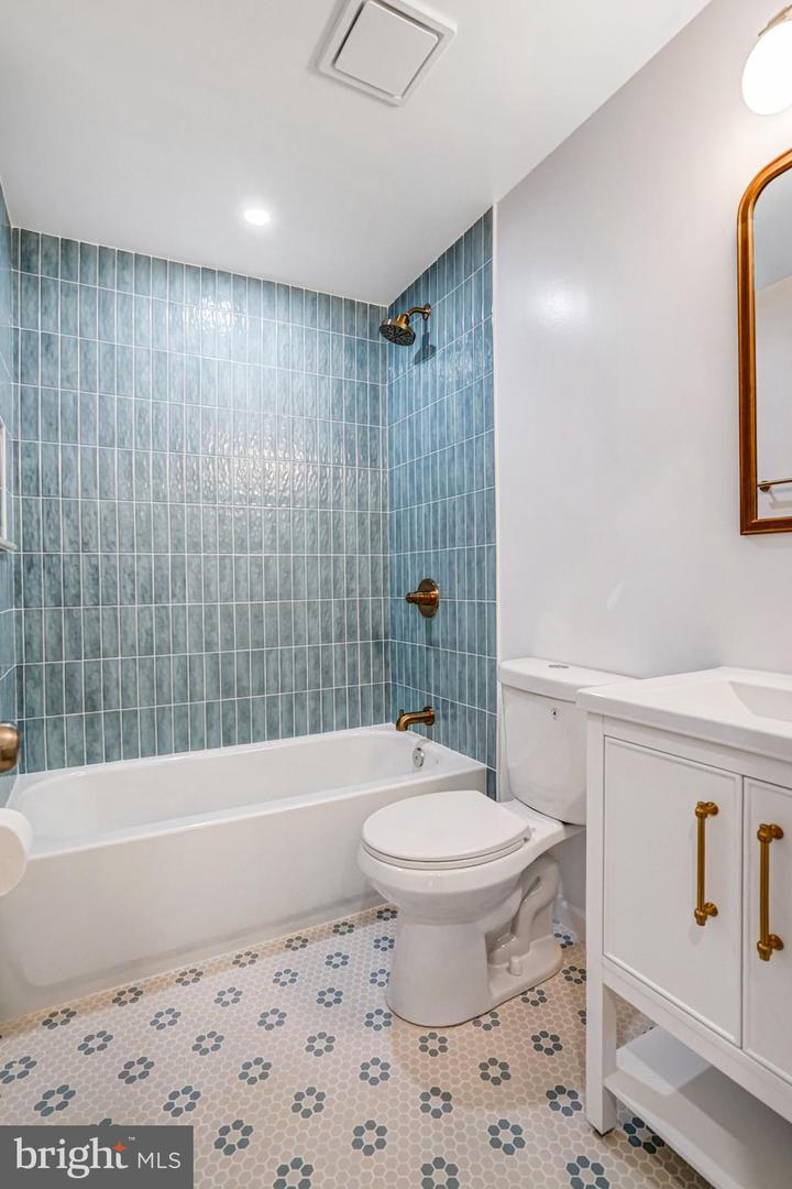 8400 RICHMOND AVE, ALEXANDRIA, Virginia 22309, 4 Bedrooms Bedrooms, ,4 BathroomsBathrooms,Residential,For sale,8400 RICHMOND AVE,VAFX2262998 MLS # VAFX2262998