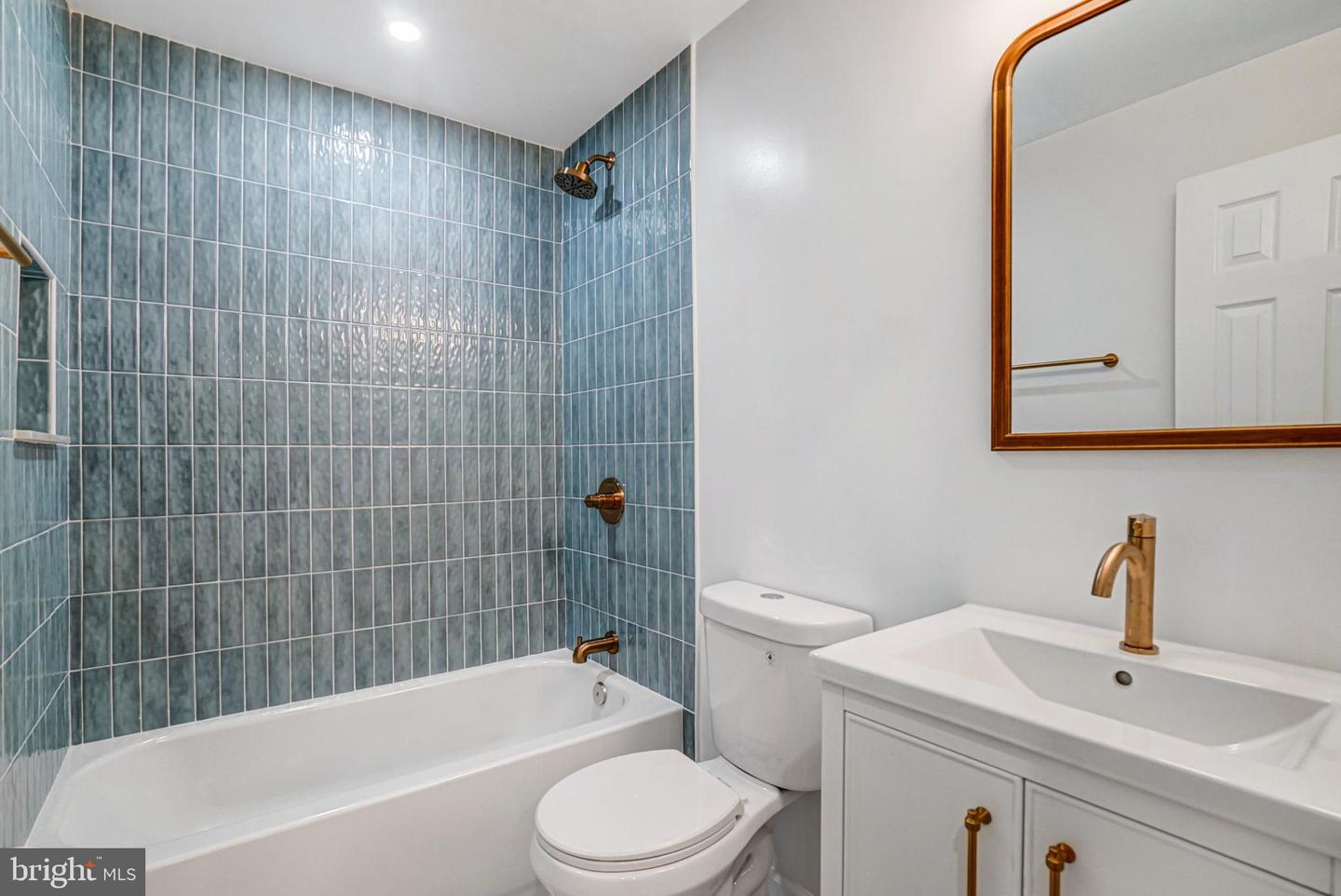 8400 RICHMOND AVE, ALEXANDRIA, Virginia 22309, 4 Bedrooms Bedrooms, ,4 BathroomsBathrooms,Residential,For sale,8400 RICHMOND AVE,VAFX2262998 MLS # VAFX2262998