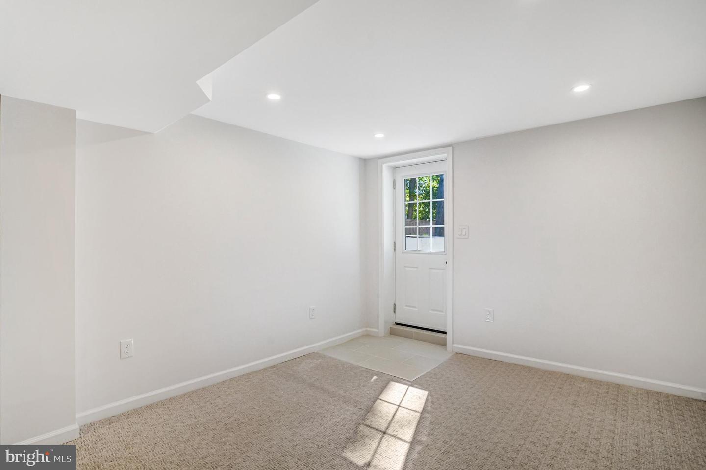 8400 RICHMOND AVE, ALEXANDRIA, Virginia 22309, 4 Bedrooms Bedrooms, ,4 BathroomsBathrooms,Residential,For sale,8400 RICHMOND AVE,VAFX2262998 MLS # VAFX2262998