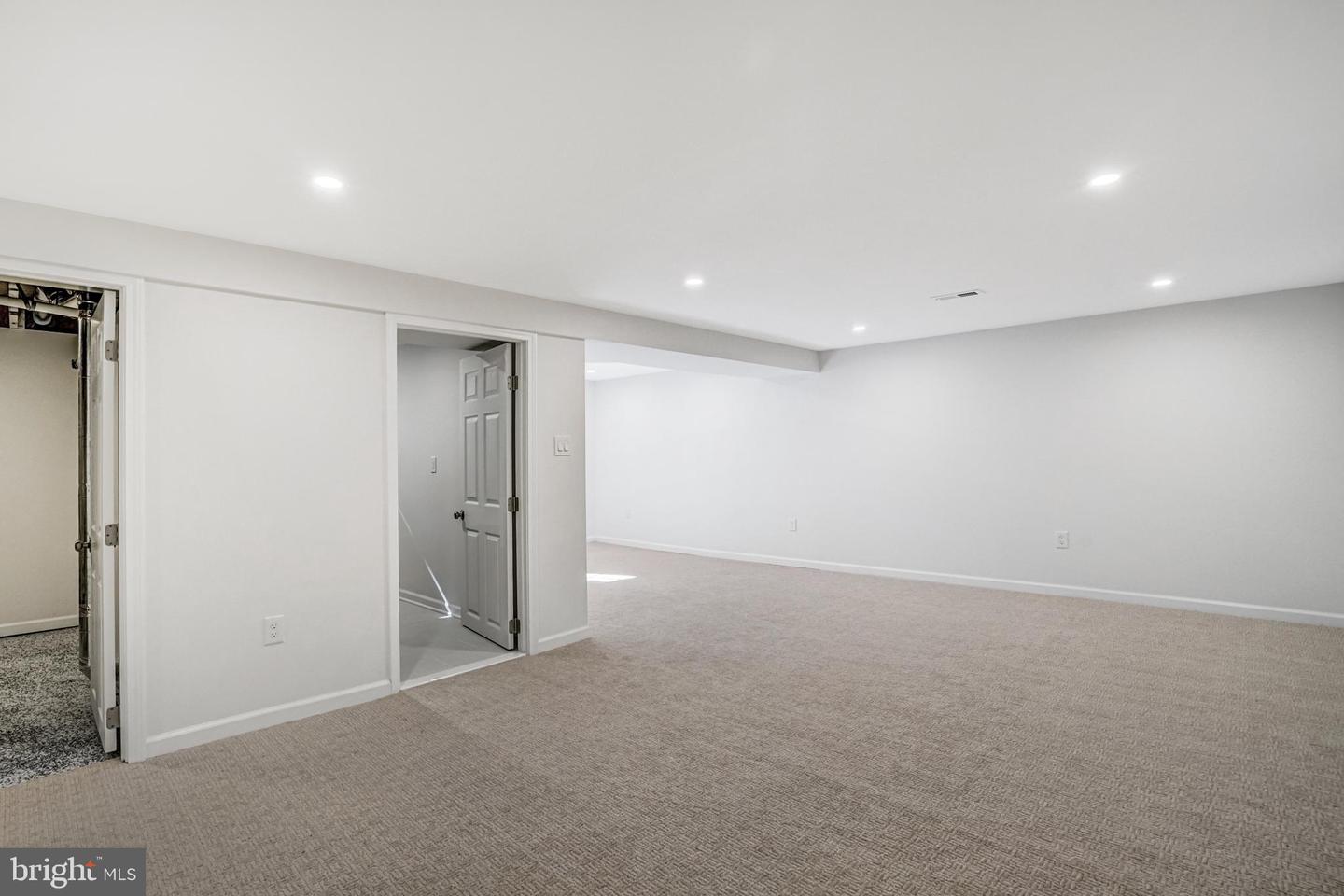 8400 RICHMOND AVE, ALEXANDRIA, Virginia 22309, 4 Bedrooms Bedrooms, ,4 BathroomsBathrooms,Residential,For sale,8400 RICHMOND AVE,VAFX2262998 MLS # VAFX2262998