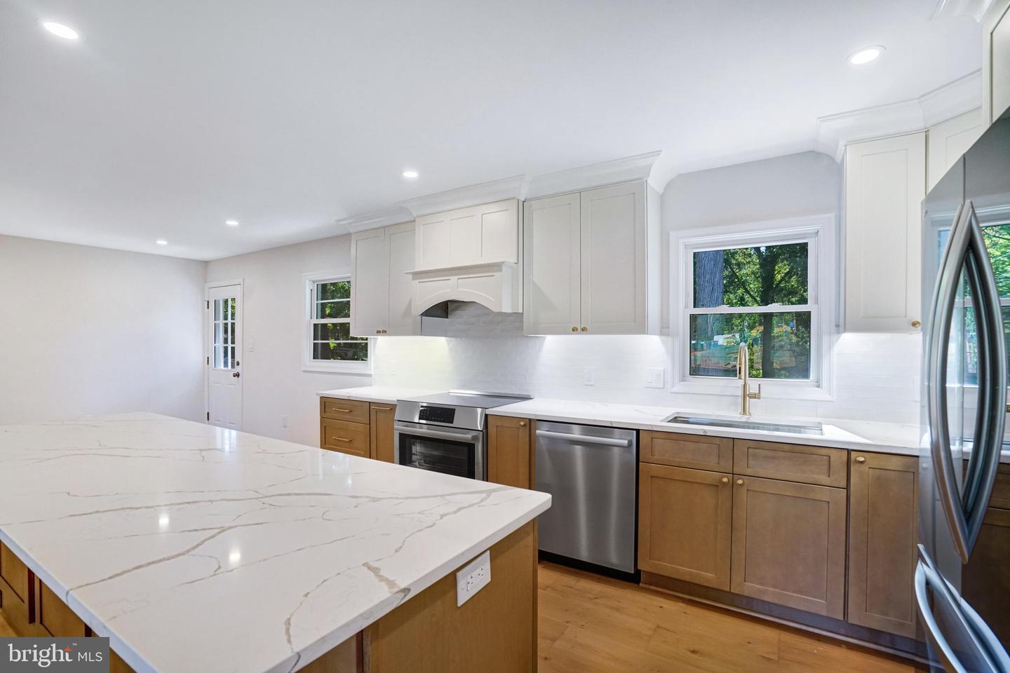 8400 RICHMOND AVE, ALEXANDRIA, Virginia 22309, 4 Bedrooms Bedrooms, ,4 BathroomsBathrooms,Residential,For sale,8400 RICHMOND AVE,VAFX2262998 MLS # VAFX2262998