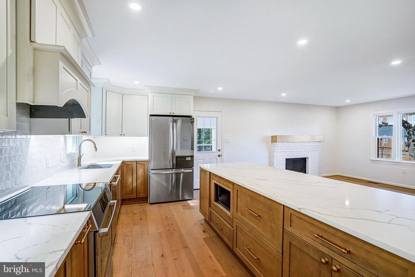 8400 RICHMOND AVE, ALEXANDRIA, Virginia 22309, 4 Bedrooms Bedrooms, ,4 BathroomsBathrooms,Residential,For sale,8400 RICHMOND AVE,VAFX2262998 MLS # VAFX2262998