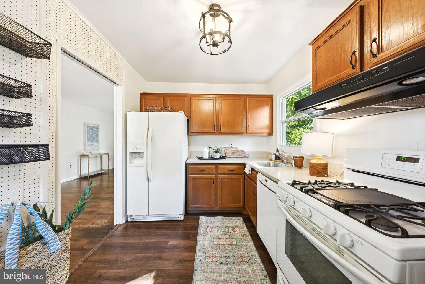 6019 MARILYN DR, ALEXANDRIA, Virginia 22310, 4 Bedrooms Bedrooms, ,2 BathroomsBathrooms,Residential,For sale,6019 MARILYN DR,VAFX2264918 MLS # VAFX2264918
