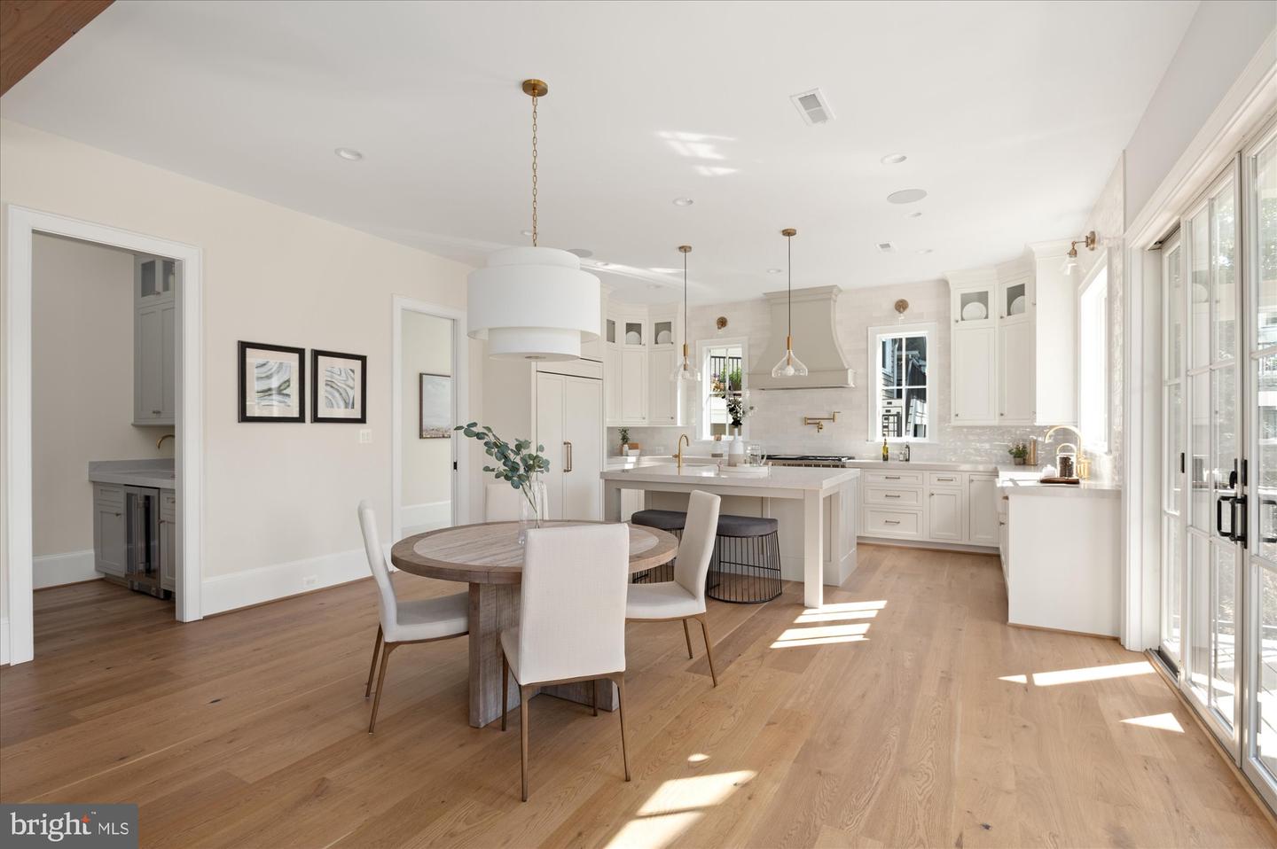3718 N WOODROW ST, ARLINGTON, Virginia 22207, 7 Bedrooms Bedrooms, ,7 BathroomsBathrooms,Residential,For sale,3718 N WOODROW ST,VAAR2063302 MLS # VAAR2063302