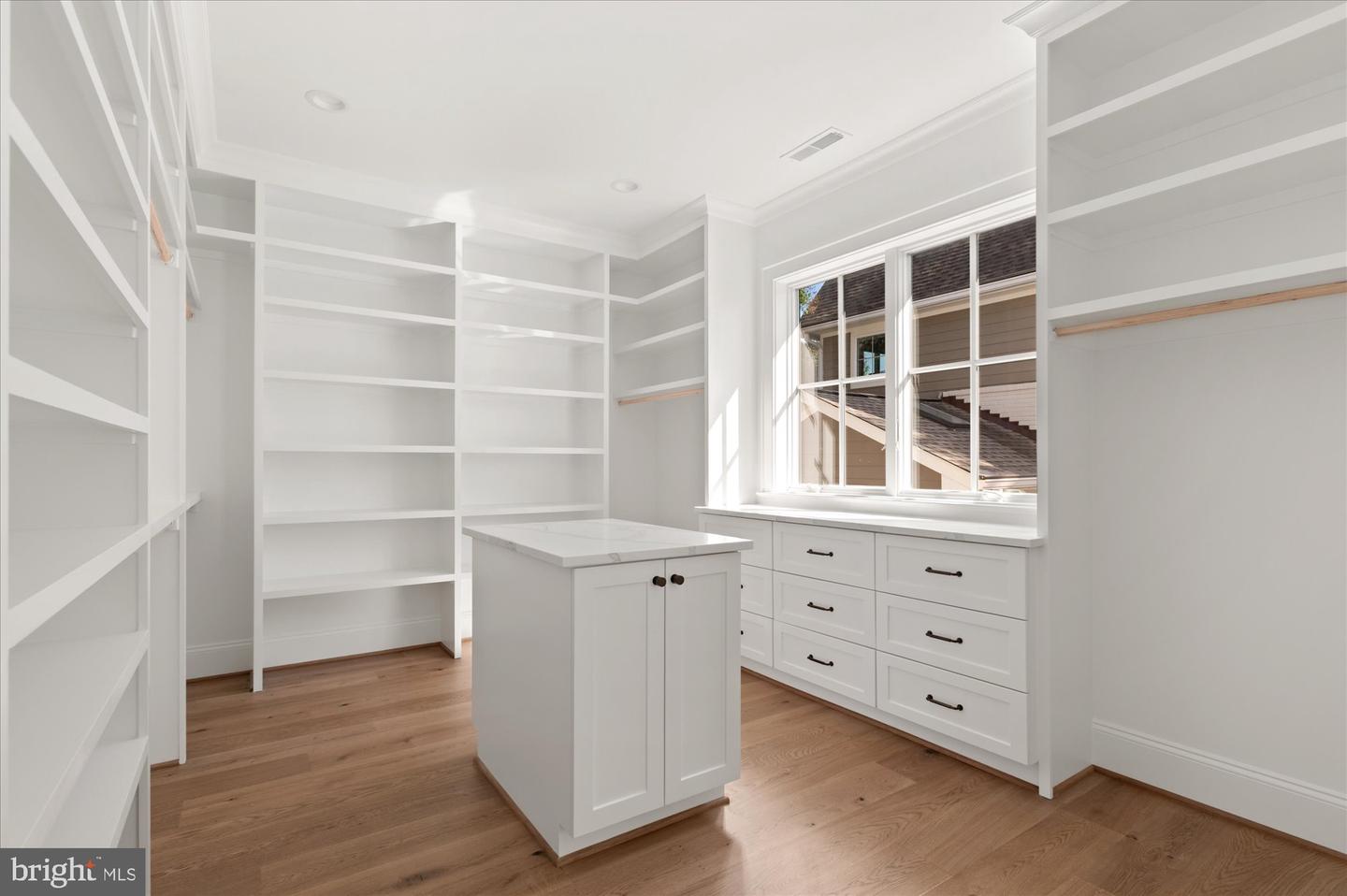 3718 N WOODROW ST, ARLINGTON, Virginia 22207, 7 Bedrooms Bedrooms, ,7 BathroomsBathrooms,Residential,For sale,3718 N WOODROW ST,VAAR2063302 MLS # VAAR2063302