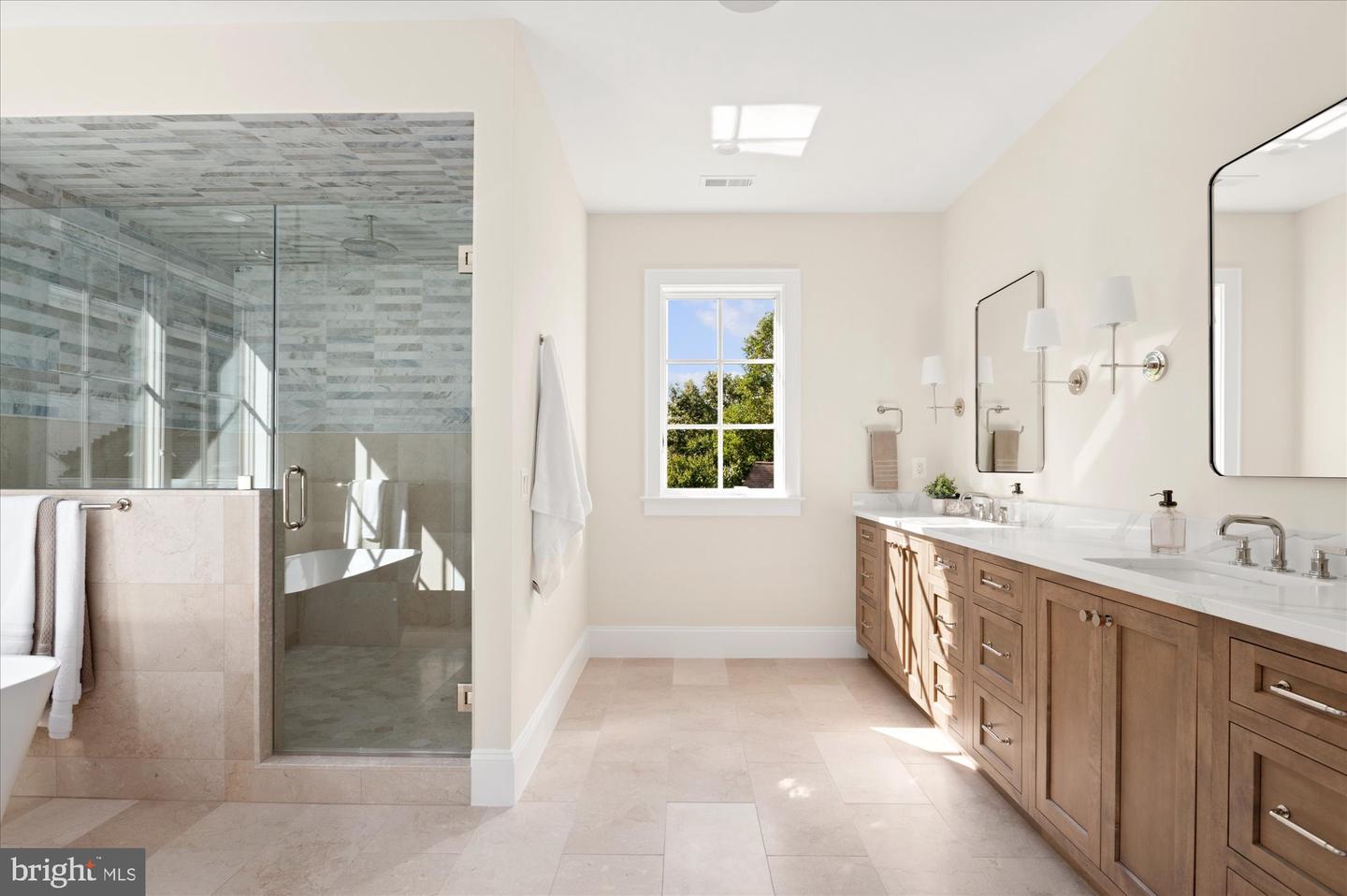 3718 N WOODROW ST, ARLINGTON, Virginia 22207, 7 Bedrooms Bedrooms, ,7 BathroomsBathrooms,Residential,For sale,3718 N WOODROW ST,VAAR2063302 MLS # VAAR2063302