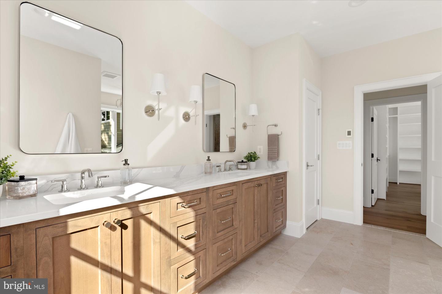 3718 N WOODROW ST, ARLINGTON, Virginia 22207, 7 Bedrooms Bedrooms, ,7 BathroomsBathrooms,Residential,For sale,3718 N WOODROW ST,VAAR2063302 MLS # VAAR2063302