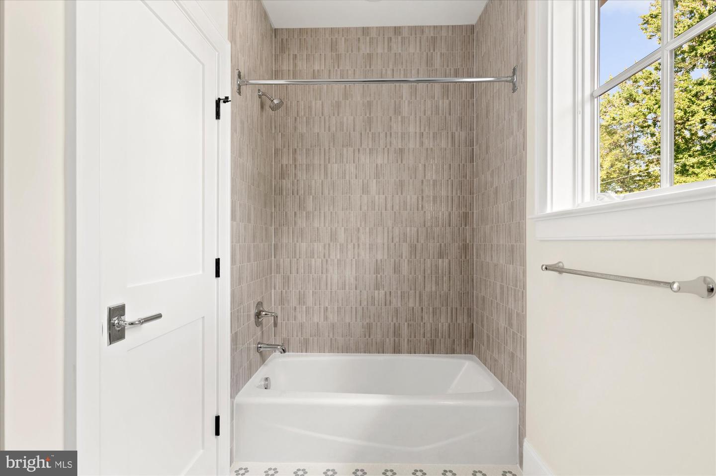 3718 N WOODROW ST, ARLINGTON, Virginia 22207, 7 Bedrooms Bedrooms, ,7 BathroomsBathrooms,Residential,For sale,3718 N WOODROW ST,VAAR2063302 MLS # VAAR2063302