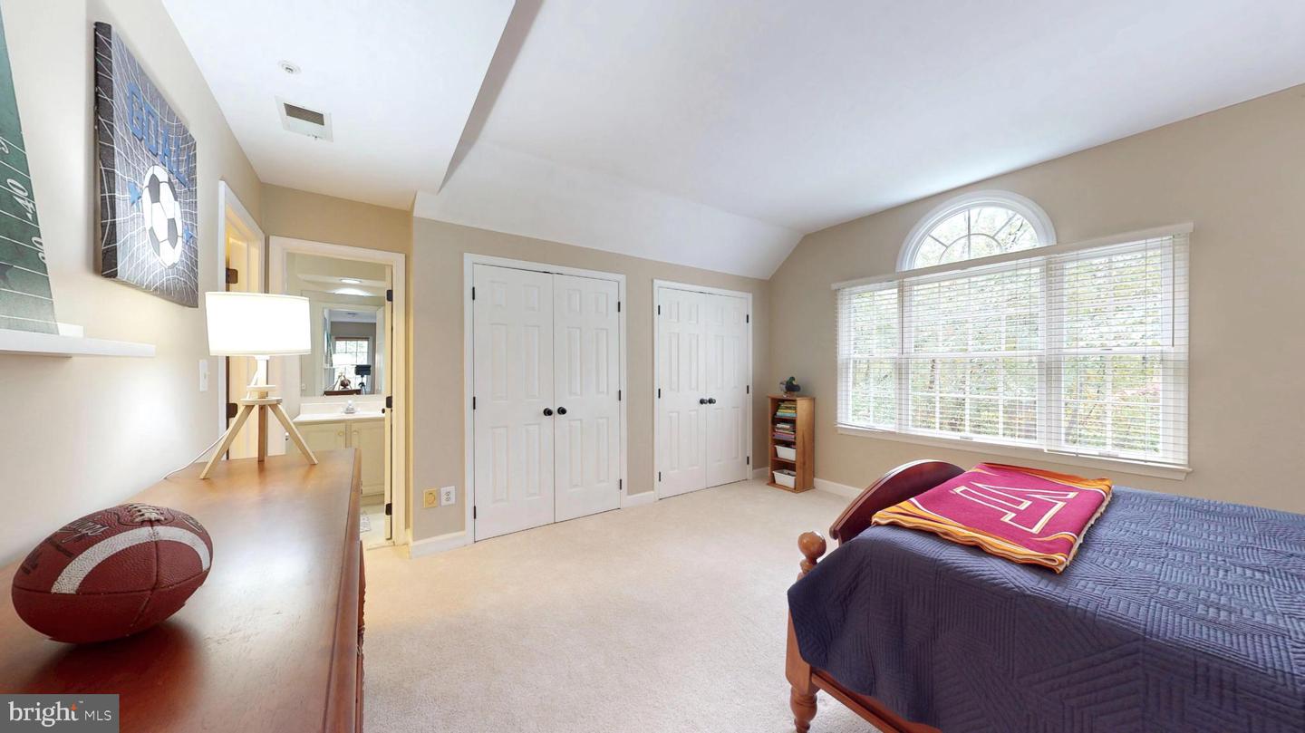 126 LAKE DR, STERLING, Virginia 20164, 4 Bedrooms Bedrooms, 9 Rooms Rooms,4 BathroomsBathrooms,Residential,For sale,126 LAKE DR,VALO2108016 MLS # VALO2108016