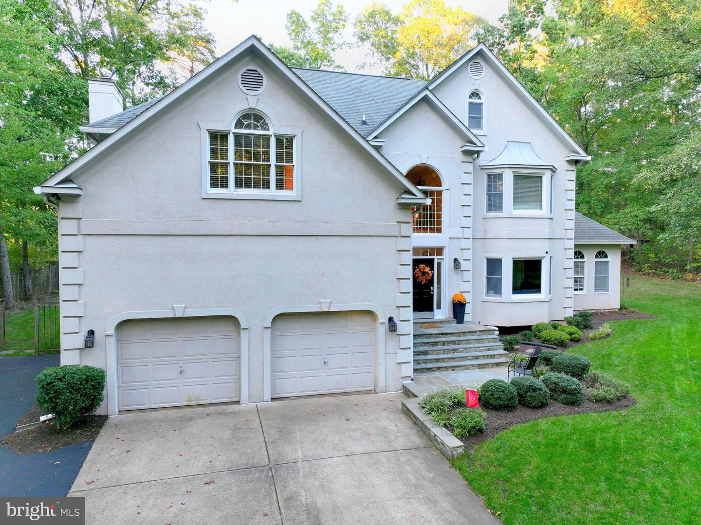 126 LAKE DR, STERLING, Virginia 20164, 4 Bedrooms Bedrooms, 9 Rooms Rooms,4 BathroomsBathrooms,Residential,For sale,126 LAKE DR,VALO2108016 MLS # VALO2108016