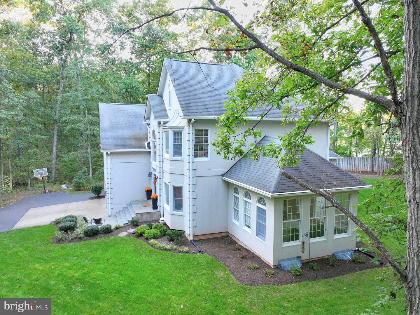 126 LAKE DR, STERLING, Virginia 20164, 4 Bedrooms Bedrooms, 9 Rooms Rooms,4 BathroomsBathrooms,Residential,For sale,126 LAKE DR,VALO2108016 MLS # VALO2108016