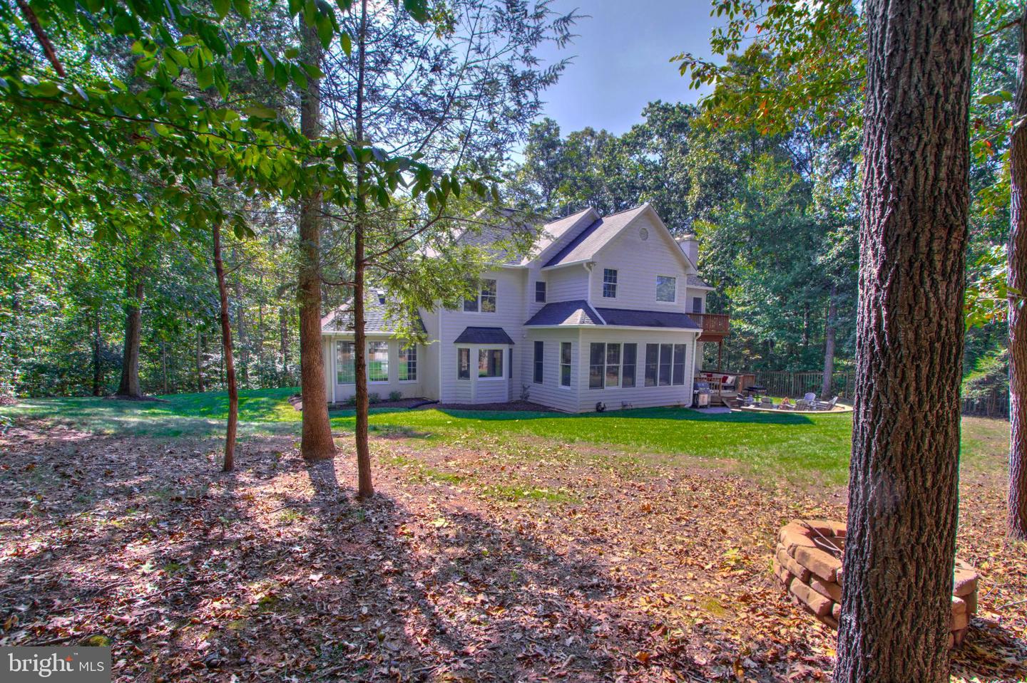126 LAKE DR, STERLING, Virginia 20164, 4 Bedrooms Bedrooms, 9 Rooms Rooms,4 BathroomsBathrooms,Residential,For sale,126 LAKE DR,VALO2108016 MLS # VALO2108016