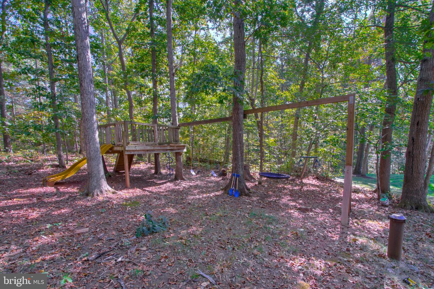 126 LAKE DR, STERLING, Virginia 20164, 4 Bedrooms Bedrooms, 9 Rooms Rooms,4 BathroomsBathrooms,Residential,For sale,126 LAKE DR,VALO2108016 MLS # VALO2108016