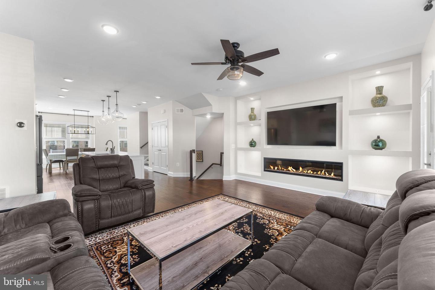 17372 REDSHANK RD, DUMFRIES, Virginia 22026, 4 Bedrooms Bedrooms, 10 Rooms Rooms,3 BathroomsBathrooms,Residential,For sale,17372 REDSHANK RD,VAPW2105212 MLS # VAPW2105212