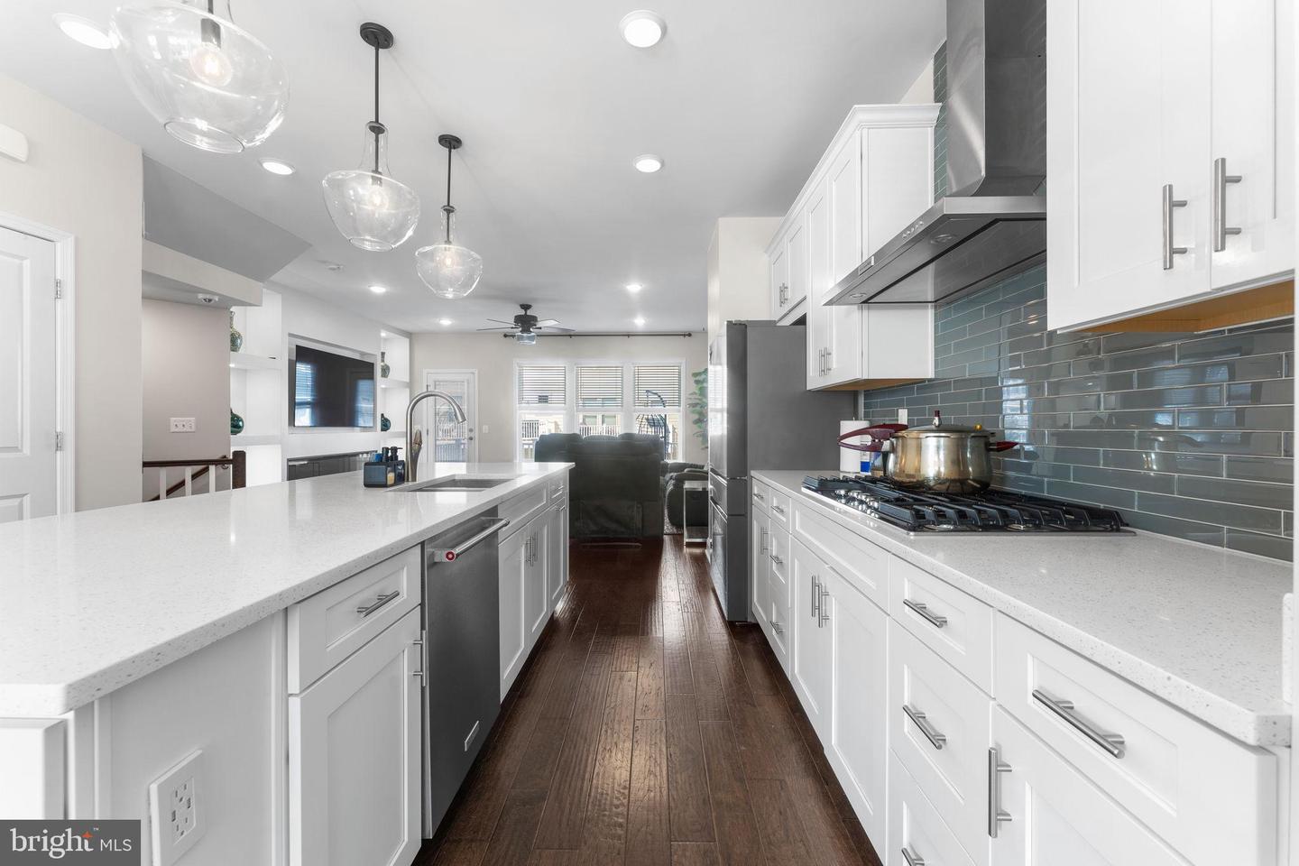 17372 REDSHANK RD, DUMFRIES, Virginia 22026, 4 Bedrooms Bedrooms, 10 Rooms Rooms,3 BathroomsBathrooms,Residential,For sale,17372 REDSHANK RD,VAPW2105212 MLS # VAPW2105212