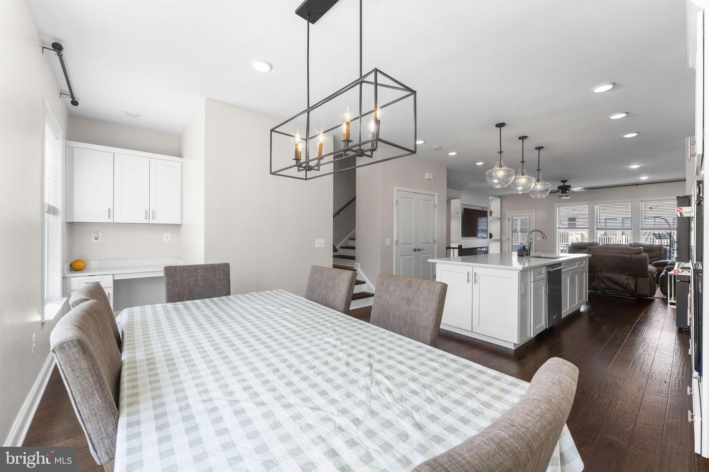 17372 REDSHANK RD, DUMFRIES, Virginia 22026, 4 Bedrooms Bedrooms, 10 Rooms Rooms,3 BathroomsBathrooms,Residential,For sale,17372 REDSHANK RD,VAPW2105212 MLS # VAPW2105212