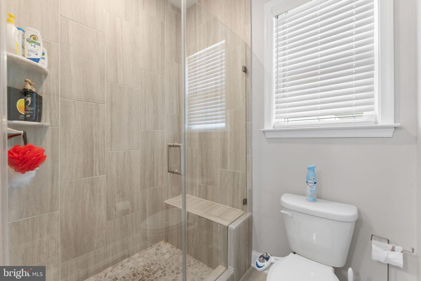 17372 REDSHANK RD, DUMFRIES, Virginia 22026, 4 Bedrooms Bedrooms, 10 Rooms Rooms,3 BathroomsBathrooms,Residential,For sale,17372 REDSHANK RD,VAPW2105212 MLS # VAPW2105212