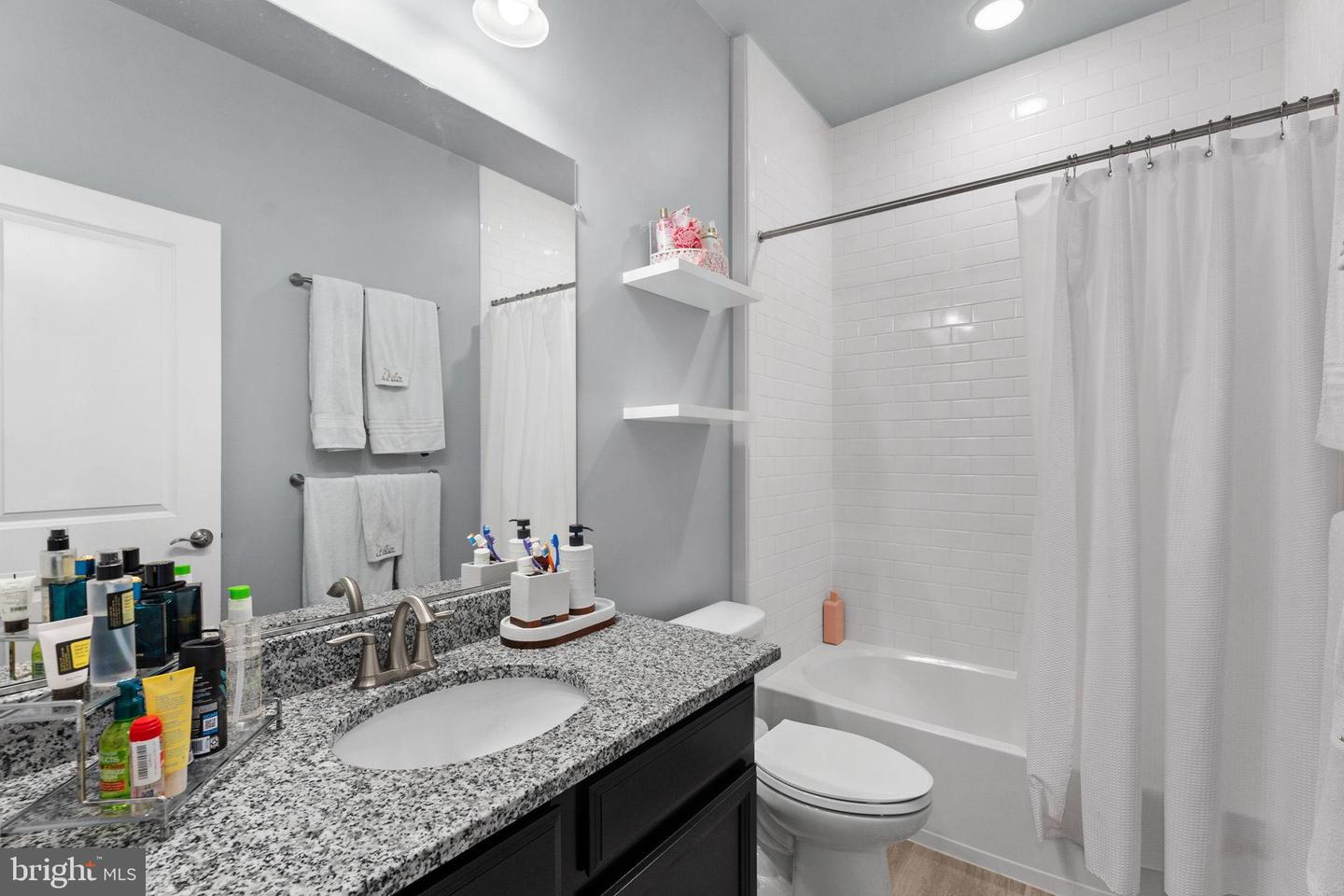 17372 REDSHANK RD, DUMFRIES, Virginia 22026, 4 Bedrooms Bedrooms, 10 Rooms Rooms,3 BathroomsBathrooms,Residential,For sale,17372 REDSHANK RD,VAPW2105212 MLS # VAPW2105212
