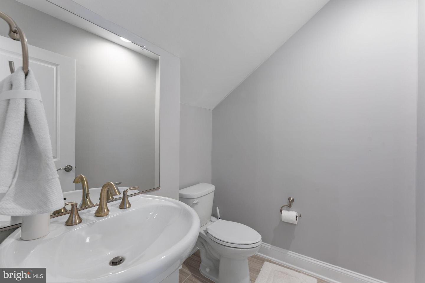 17372 REDSHANK RD, DUMFRIES, Virginia 22026, 4 Bedrooms Bedrooms, 10 Rooms Rooms,3 BathroomsBathrooms,Residential,For sale,17372 REDSHANK RD,VAPW2105212 MLS # VAPW2105212