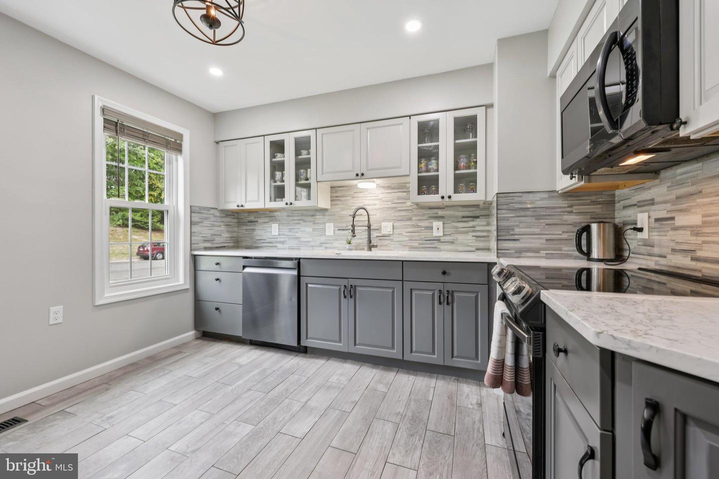 11828 CRITTON CIR, WOODBRIDGE, Virginia 22192, 3 Bedrooms Bedrooms, 13 Rooms Rooms,3 BathroomsBathrooms,Residential,For sale,11828 CRITTON CIR,VAPW2105226 MLS # VAPW2105226