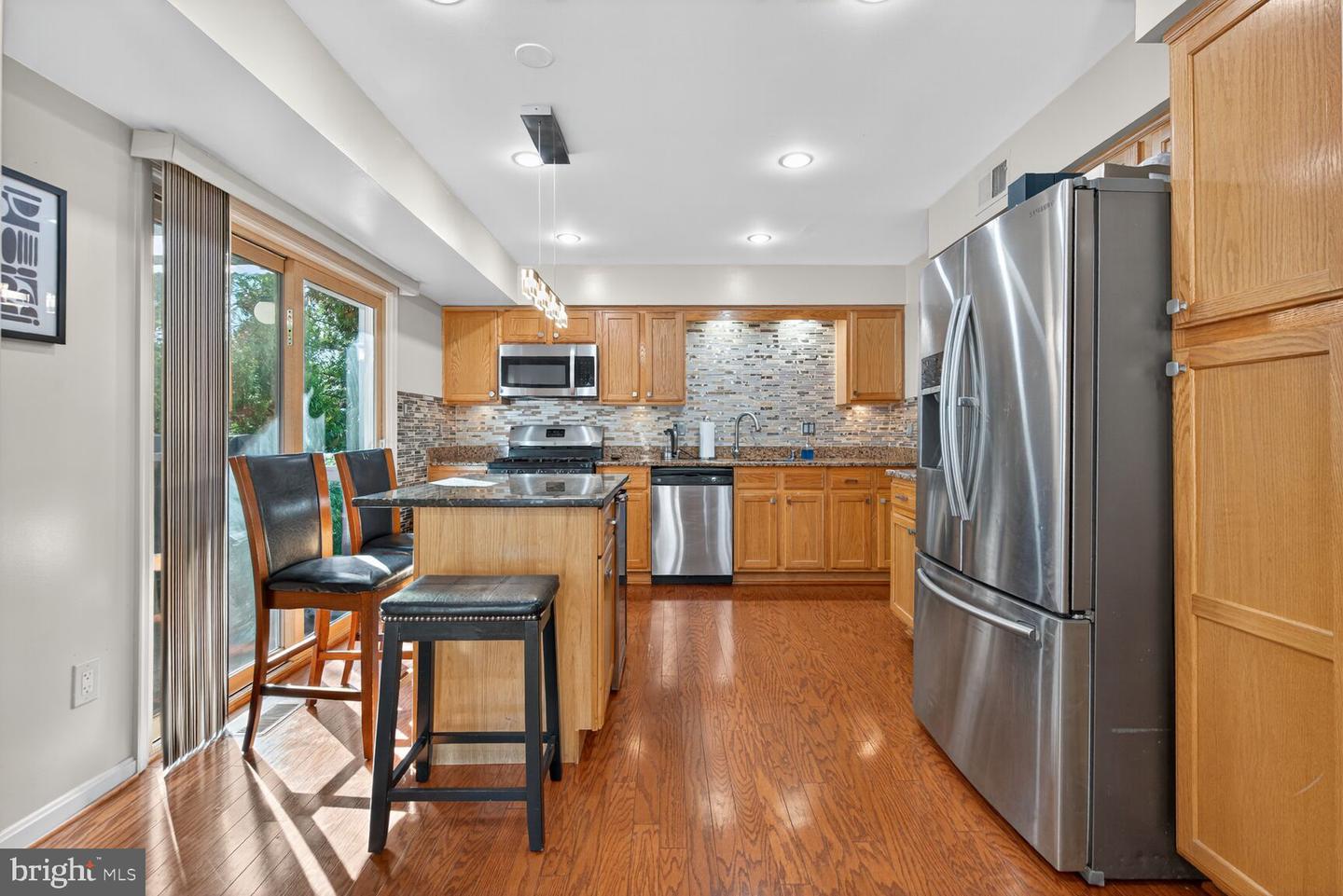 5834 STONE RIDGE DR, CENTREVILLE, Virginia 20120, 3 Bedrooms Bedrooms, 6 Rooms Rooms,2 BathroomsBathrooms,Residential,For sale,5834 STONE RIDGE DR,VAFX2270324 MLS # VAFX2270324