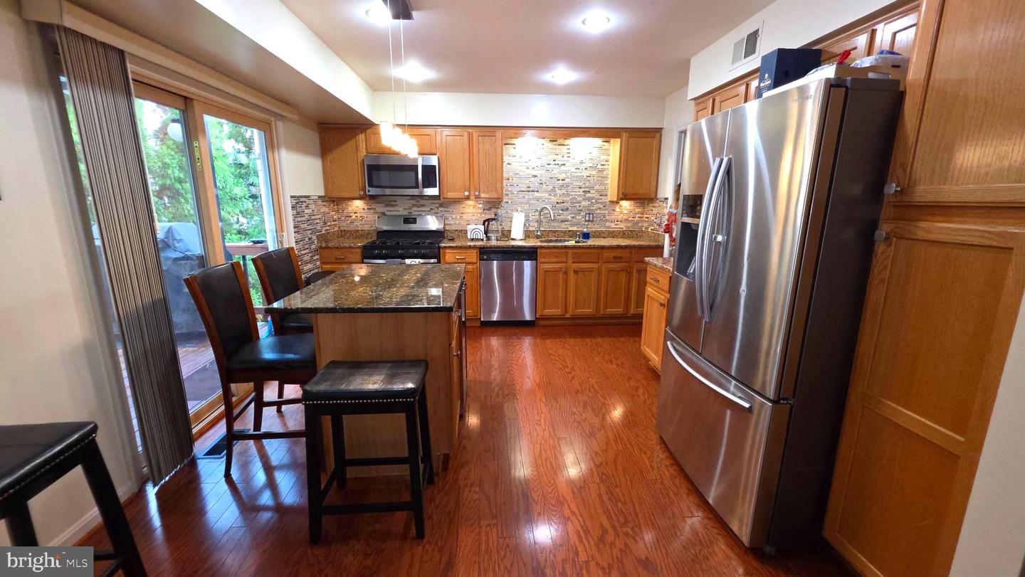 5834 STONE RIDGE DR, CENTREVILLE, Virginia 20120, 3 Bedrooms Bedrooms, 6 Rooms Rooms,2 BathroomsBathrooms,Residential,For sale,5834 STONE RIDGE DR,VAFX2270324 MLS # VAFX2270324