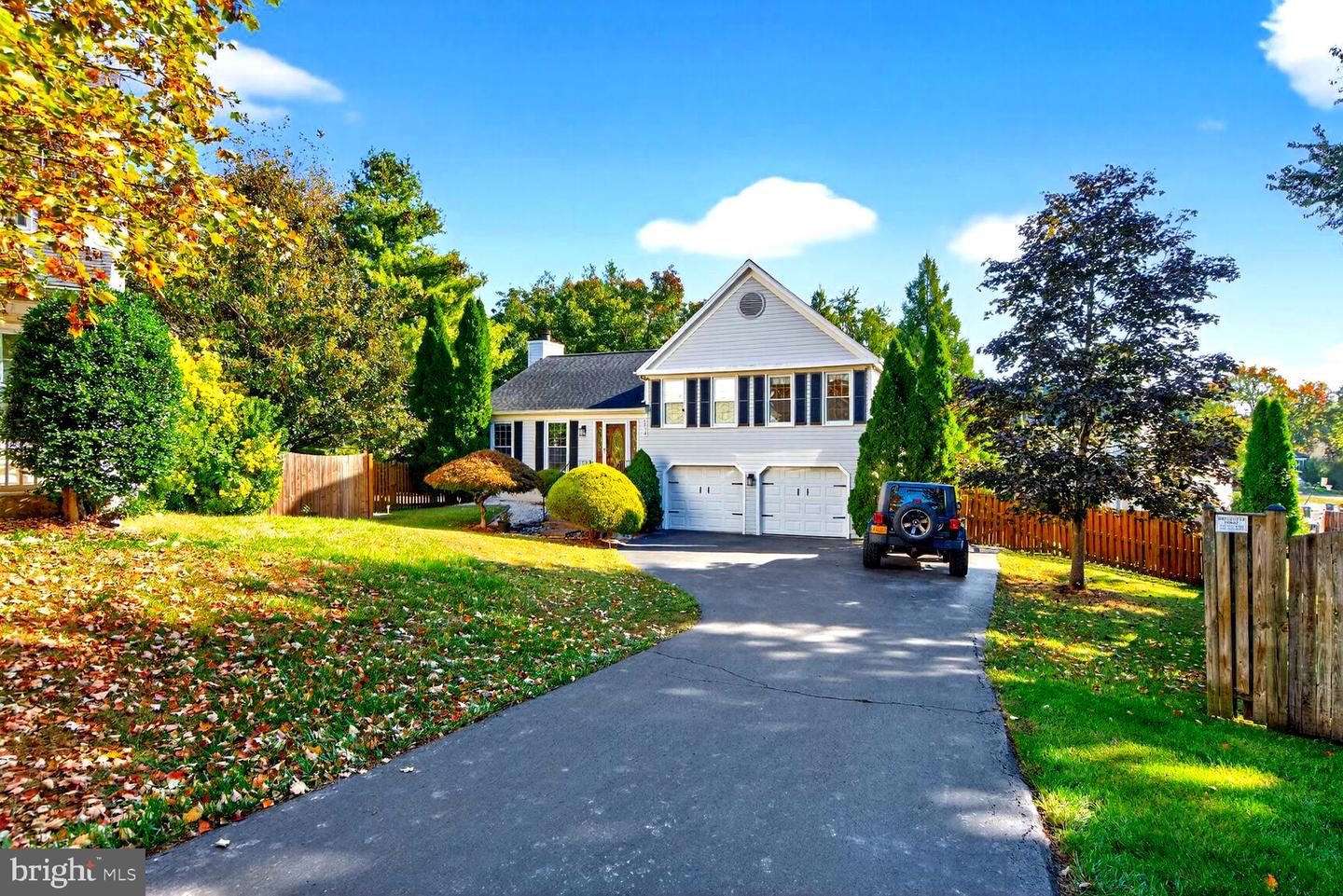 5834 STONE RIDGE DR, CENTREVILLE, Virginia 20120, 3 Bedrooms Bedrooms, 6 Rooms Rooms,2 BathroomsBathrooms,Residential,For sale,5834 STONE RIDGE DR,VAFX2270324 MLS # VAFX2270324
