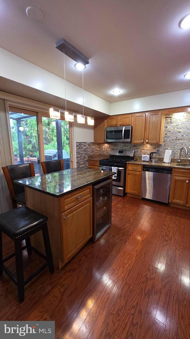 5834 STONE RIDGE DR, CENTREVILLE, Virginia 20120, 3 Bedrooms Bedrooms, 6 Rooms Rooms,2 BathroomsBathrooms,Residential,For sale,5834 STONE RIDGE DR,VAFX2270324 MLS # VAFX2270324
