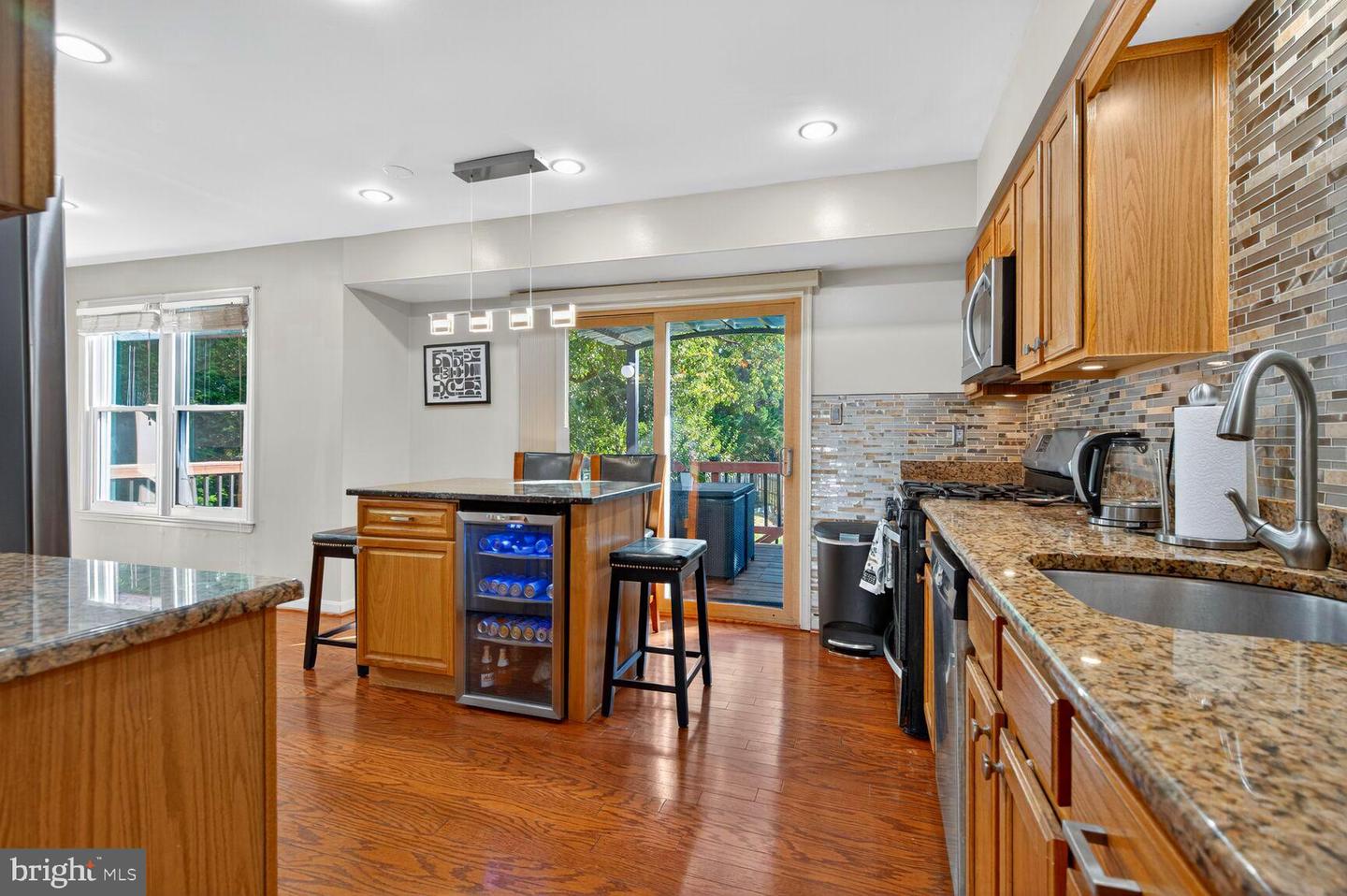 5834 STONE RIDGE DR, CENTREVILLE, Virginia 20120, 3 Bedrooms Bedrooms, 6 Rooms Rooms,2 BathroomsBathrooms,Residential,For sale,5834 STONE RIDGE DR,VAFX2270324 MLS # VAFX2270324