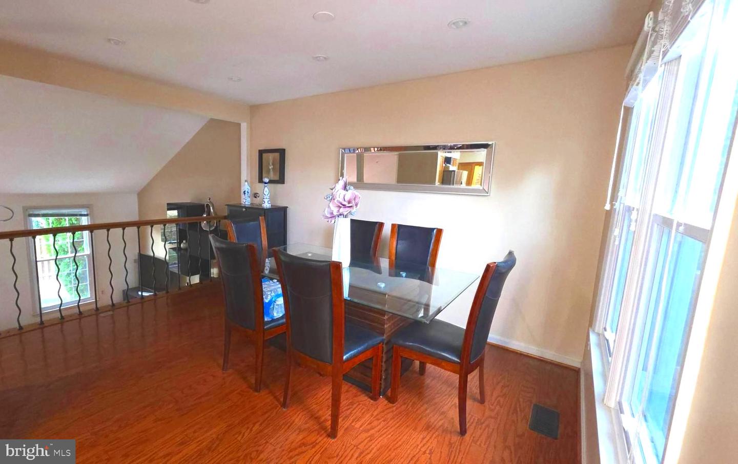 5834 STONE RIDGE DR, CENTREVILLE, Virginia 20120, 3 Bedrooms Bedrooms, 6 Rooms Rooms,2 BathroomsBathrooms,Residential,For sale,5834 STONE RIDGE DR,VAFX2270324 MLS # VAFX2270324