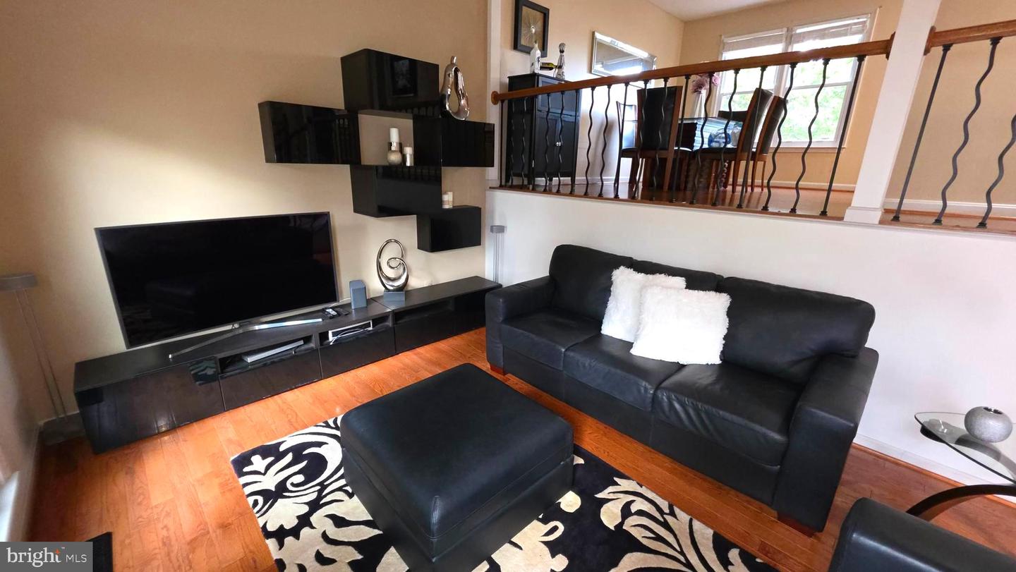 5834 STONE RIDGE DR, CENTREVILLE, Virginia 20120, 3 Bedrooms Bedrooms, 6 Rooms Rooms,2 BathroomsBathrooms,Residential,For sale,5834 STONE RIDGE DR,VAFX2270324 MLS # VAFX2270324