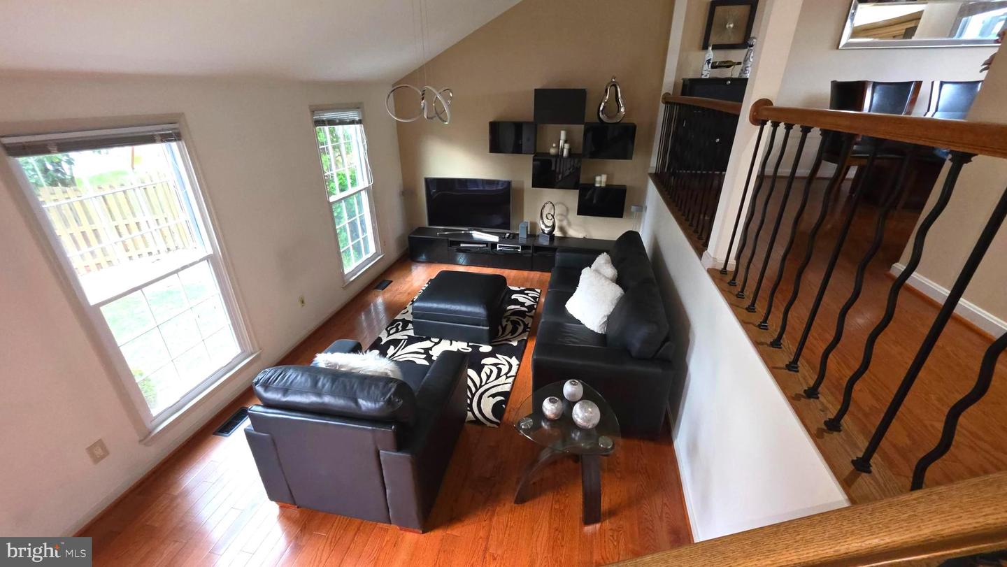 5834 STONE RIDGE DR, CENTREVILLE, Virginia 20120, 3 Bedrooms Bedrooms, 6 Rooms Rooms,2 BathroomsBathrooms,Residential,For sale,5834 STONE RIDGE DR,VAFX2270324 MLS # VAFX2270324