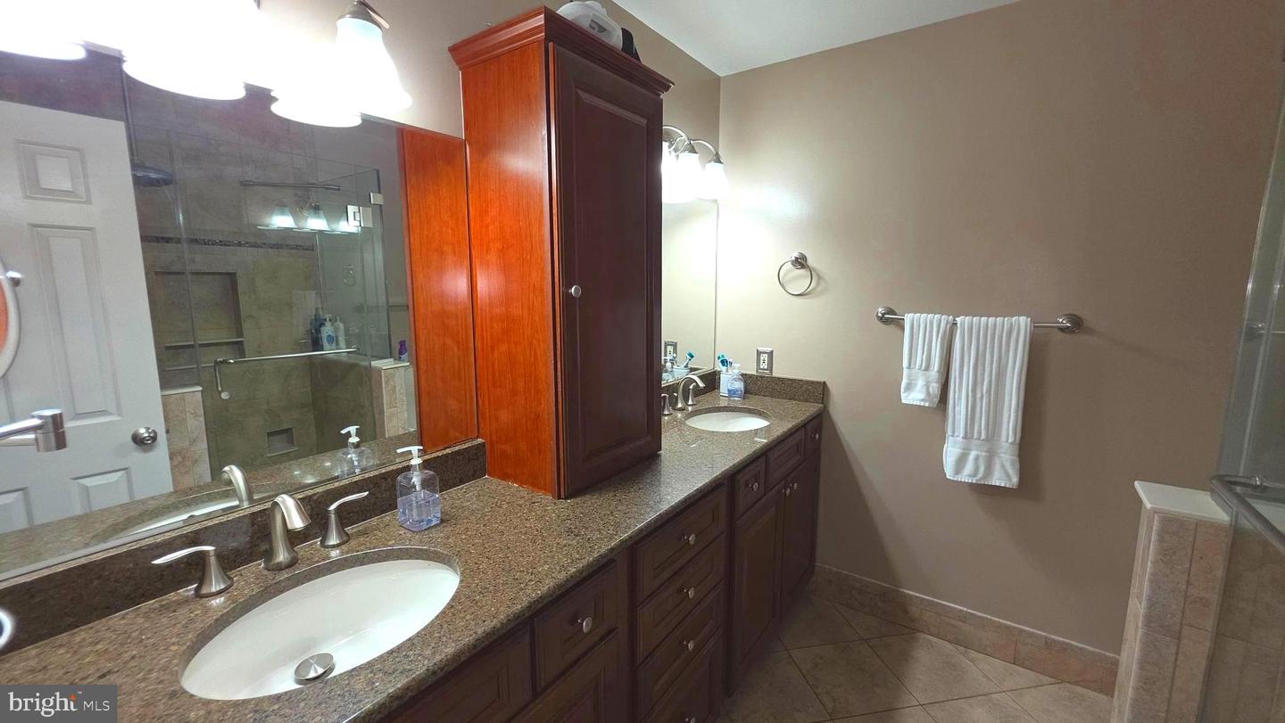 5834 STONE RIDGE DR, CENTREVILLE, Virginia 20120, 3 Bedrooms Bedrooms, 6 Rooms Rooms,2 BathroomsBathrooms,Residential,For sale,5834 STONE RIDGE DR,VAFX2270324 MLS # VAFX2270324