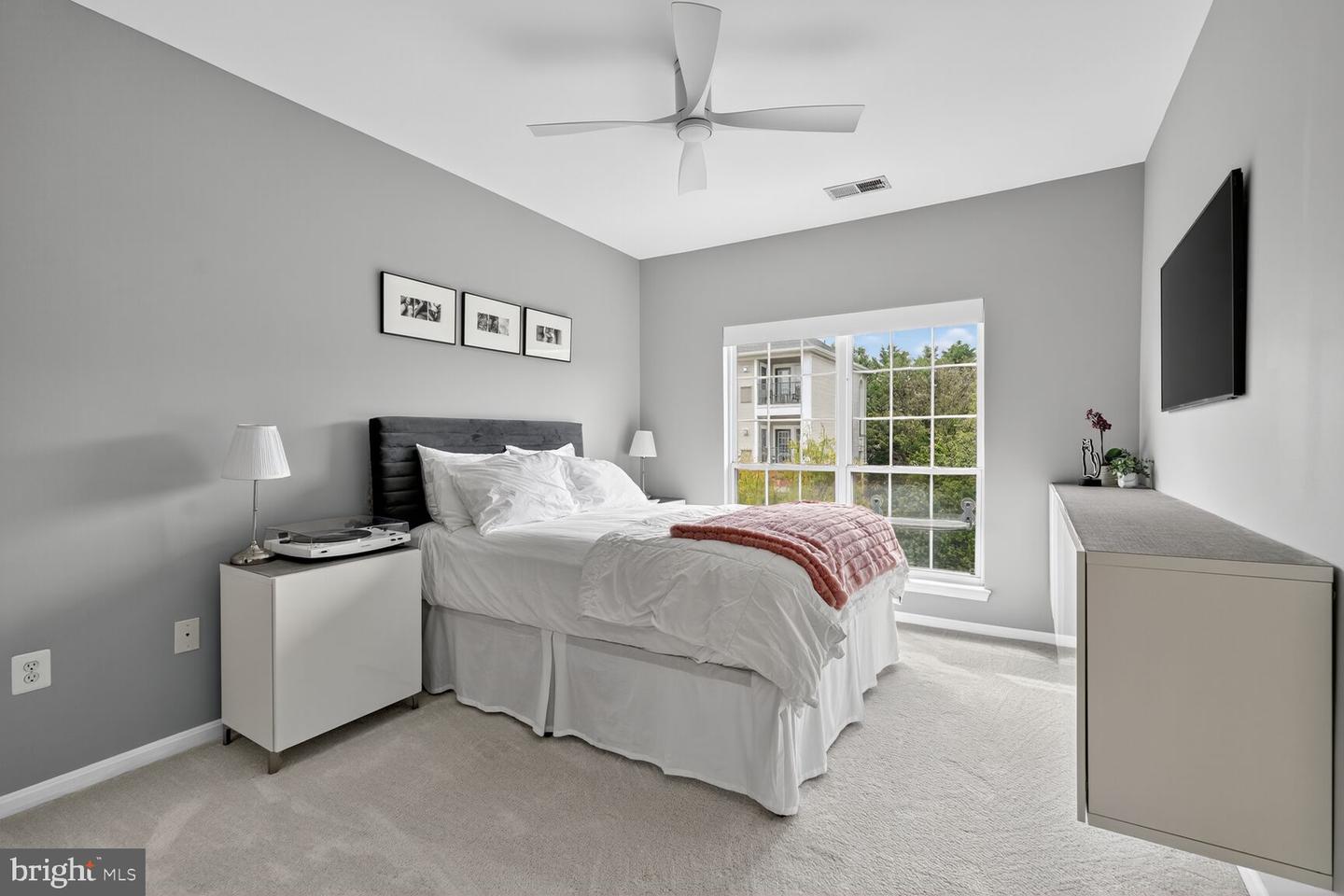 4862 EISENHOWER AVE #460, ALEXANDRIA, Virginia 22304, 1 Bedroom Bedrooms, ,1 BathroomBathrooms,Residential,For sale,4862 EISENHOWER AVE #460,VAAX2050434 MLS # VAAX2050434