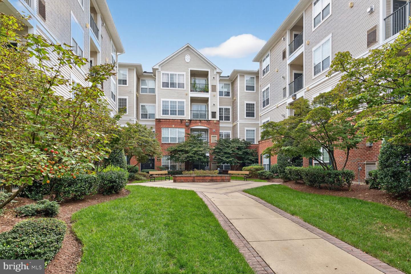 4862 EISENHOWER AVE #460, ALEXANDRIA, Virginia 22304, 1 Bedroom Bedrooms, ,1 BathroomBathrooms,Residential,For sale,4862 EISENHOWER AVE #460,VAAX2050434 MLS # VAAX2050434