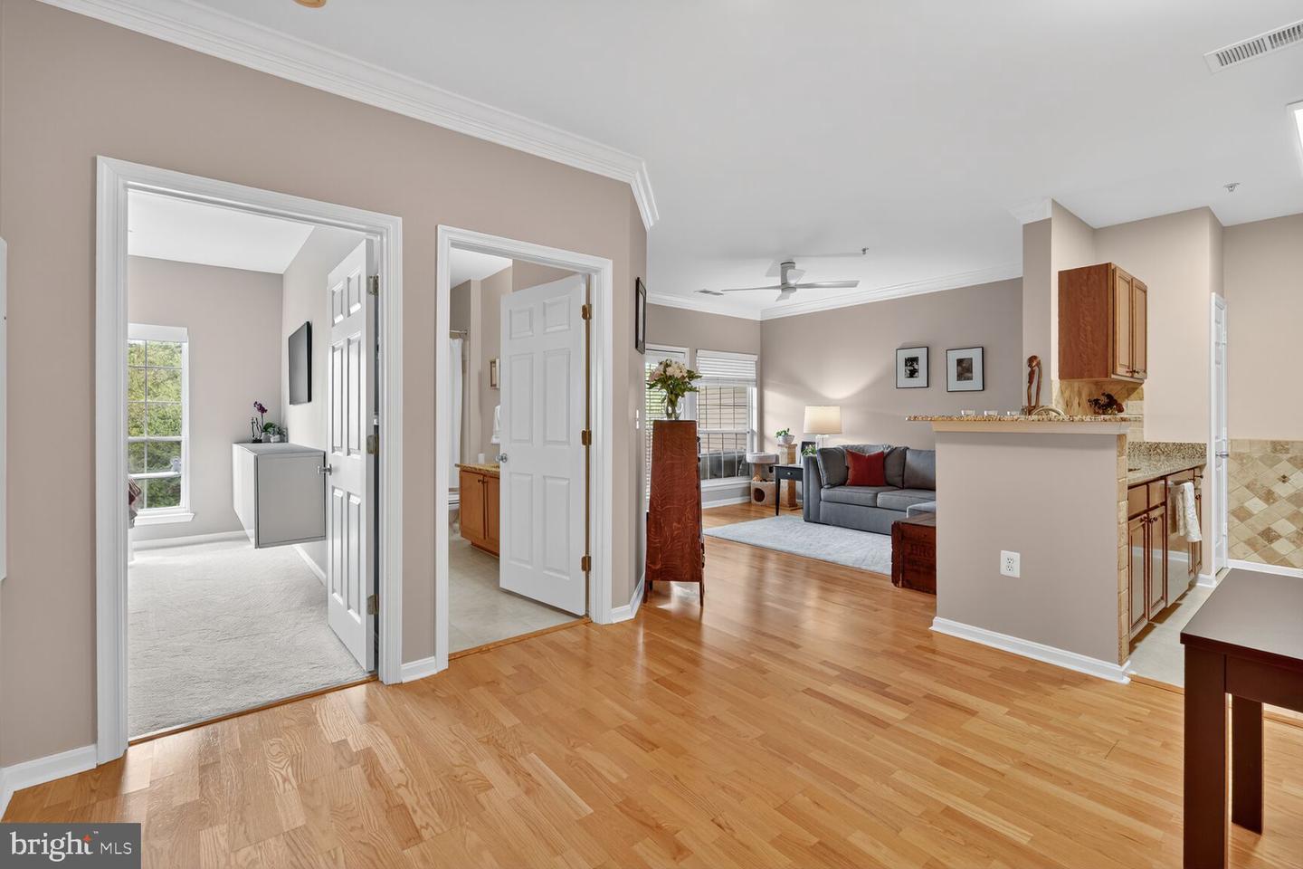 4862 EISENHOWER AVE #460, ALEXANDRIA, Virginia 22304, 1 Bedroom Bedrooms, ,1 BathroomBathrooms,Residential,For sale,4862 EISENHOWER AVE #460,VAAX2050434 MLS # VAAX2050434