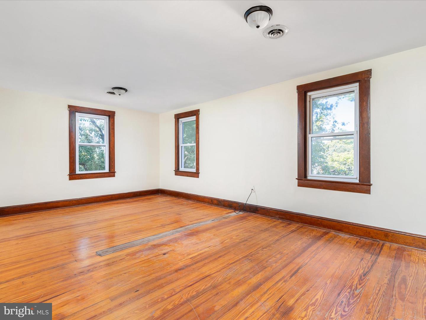 707 E CORK ST, WINCHESTER, Virginia 22601, 3 Bedrooms Bedrooms, ,2 BathroomsBathrooms,Residential,For sale,707 E CORK ST,VAWI2009160 MLS # VAWI2009160