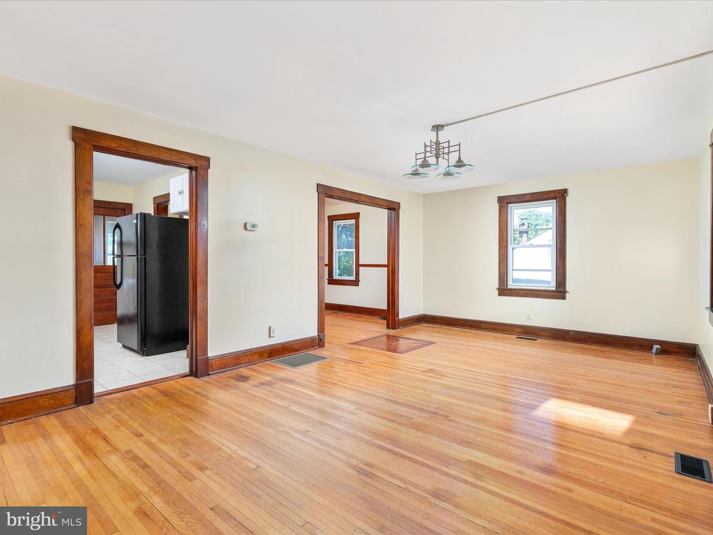 707 E CORK ST, WINCHESTER, Virginia 22601, 3 Bedrooms Bedrooms, ,2 BathroomsBathrooms,Residential,For sale,707 E CORK ST,VAWI2009160 MLS # VAWI2009160