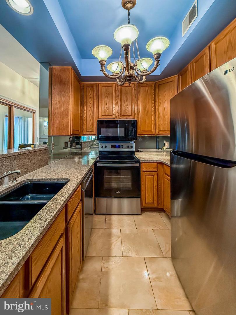6800 BRINDLE HEATH WAY #261, ALEXANDRIA, Virginia 22315, 1 Bedroom Bedrooms, ,1 BathroomBathrooms,Residential,For sale,6800 BRINDLE HEATH WAY #261,VAFX2270480 MLS # VAFX2270480