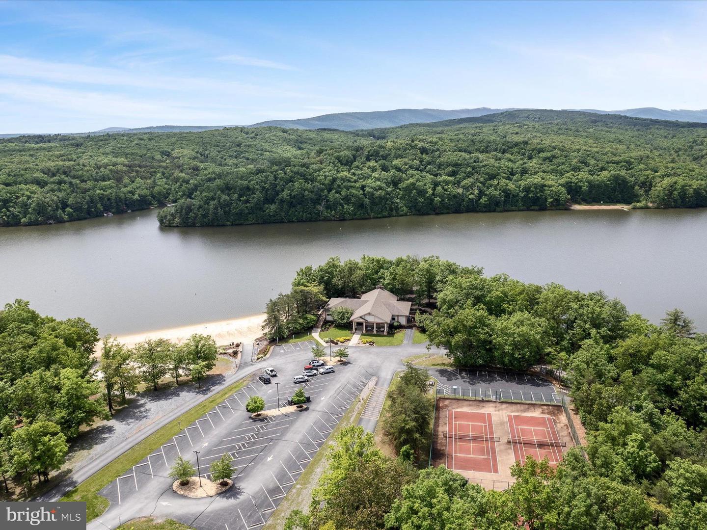 200 DOGWOOD DR, CROSS JUNCTION, Virginia 22625, 4 Bedrooms Bedrooms, ,2 BathroomsBathrooms,Residential,For sale,200 DOGWOOD DR,VAFV2037178 MLS # VAFV2037178