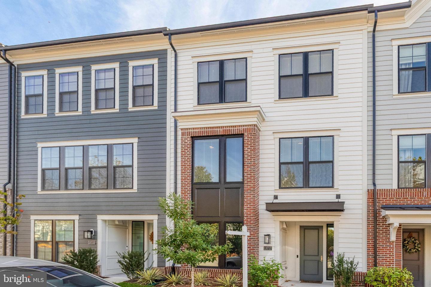 13717 COURSE VIEW WAY, WOODBRIDGE, Virginia 22191, 4 Bedrooms Bedrooms, ,3 BathroomsBathrooms,Residential,For sale,13717 COURSE VIEW WAY,VAPW2105294 MLS # VAPW2105294