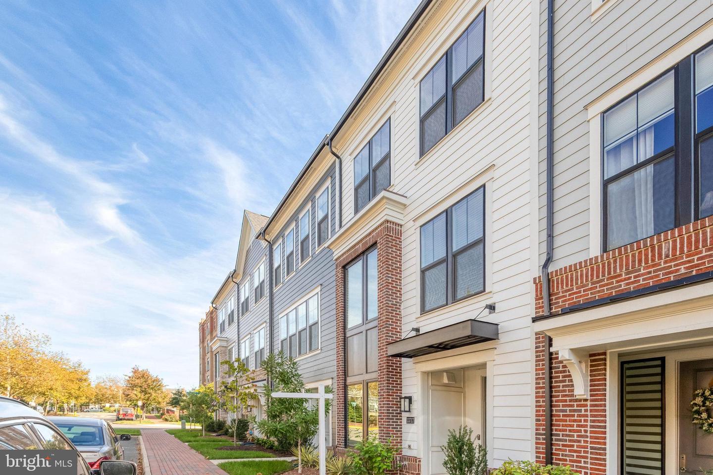 13717 COURSE VIEW WAY, WOODBRIDGE, Virginia 22191, 4 Bedrooms Bedrooms, ,3 BathroomsBathrooms,Residential,For sale,13717 COURSE VIEW WAY,VAPW2105294 MLS # VAPW2105294