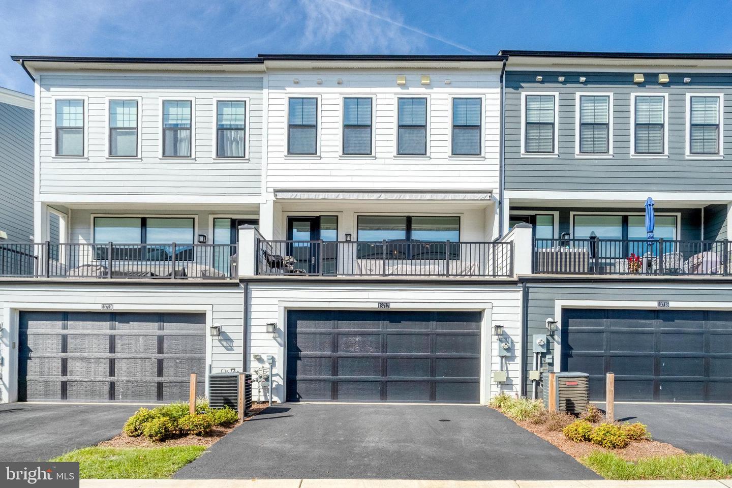 13717 COURSE VIEW WAY, WOODBRIDGE, Virginia 22191, 4 Bedrooms Bedrooms, ,3 BathroomsBathrooms,Residential,For sale,13717 COURSE VIEW WAY,VAPW2105294 MLS # VAPW2105294
