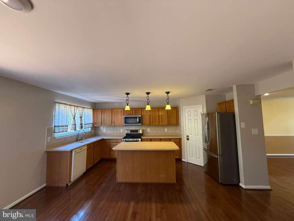 8312 WALLACE LN, MANASSAS, Virginia 20109, 4 Bedrooms Bedrooms, 10 Rooms Rooms,3 BathroomsBathrooms,Residential,For sale,8312 WALLACE LN,VAPW2105356 MLS # VAPW2105356