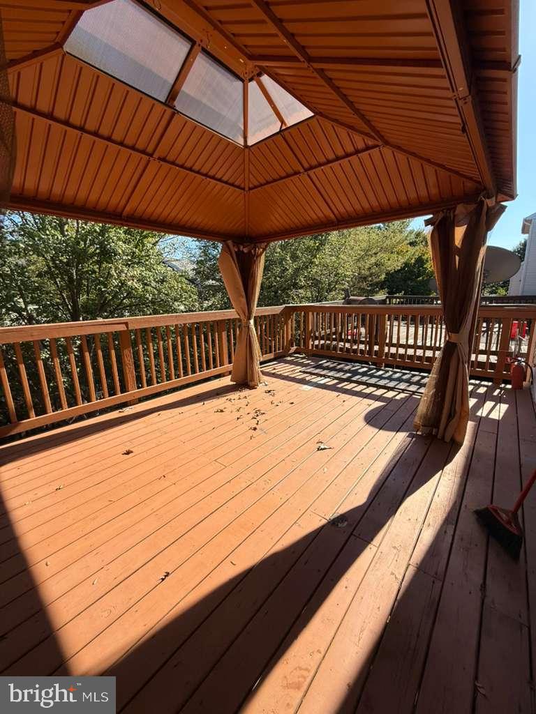 8312 WALLACE LN, MANASSAS, Virginia 20109, 4 Bedrooms Bedrooms, 10 Rooms Rooms,3 BathroomsBathrooms,Residential,For sale,8312 WALLACE LN,VAPW2105356 MLS # VAPW2105356