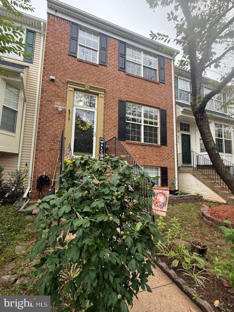 8312 WALLACE LN, MANASSAS, Virginia 20109, 4 Bedrooms Bedrooms, 10 Rooms Rooms,3 BathroomsBathrooms,Residential,For sale,8312 WALLACE LN,VAPW2105356 MLS # VAPW2105356