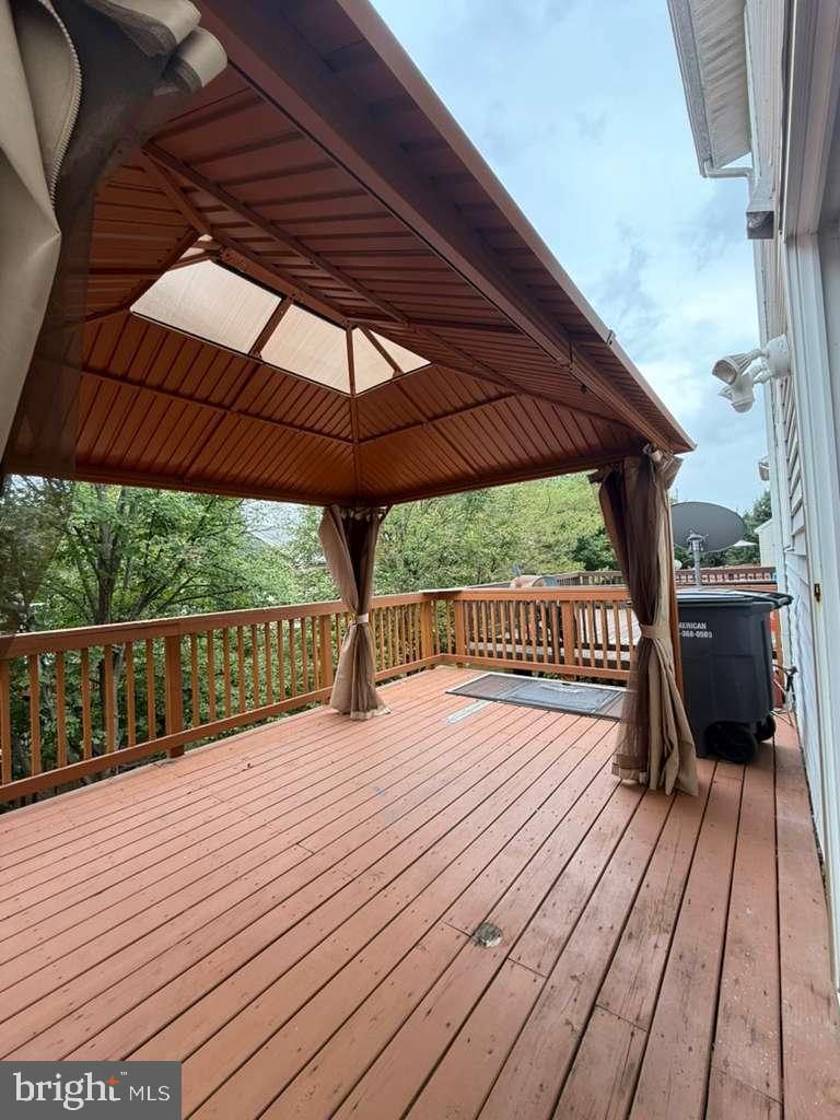 8312 WALLACE LN, MANASSAS, Virginia 20109, 4 Bedrooms Bedrooms, 10 Rooms Rooms,3 BathroomsBathrooms,Residential,For sale,8312 WALLACE LN,VAPW2105356 MLS # VAPW2105356