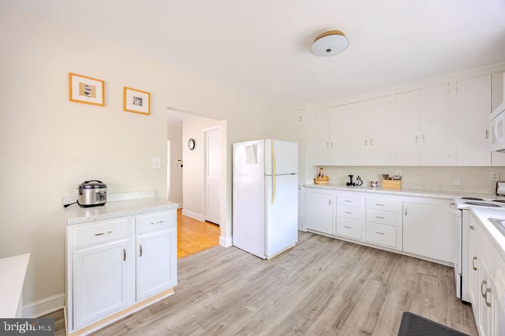 10-12 W CECIL ST, WINCHESTER, Virginia 22601, 4 Bedrooms Bedrooms, ,3 BathroomsBathrooms,Residential,For sale,10-12 W CECIL ST,VAWI2009186 MLS # VAWI2009186