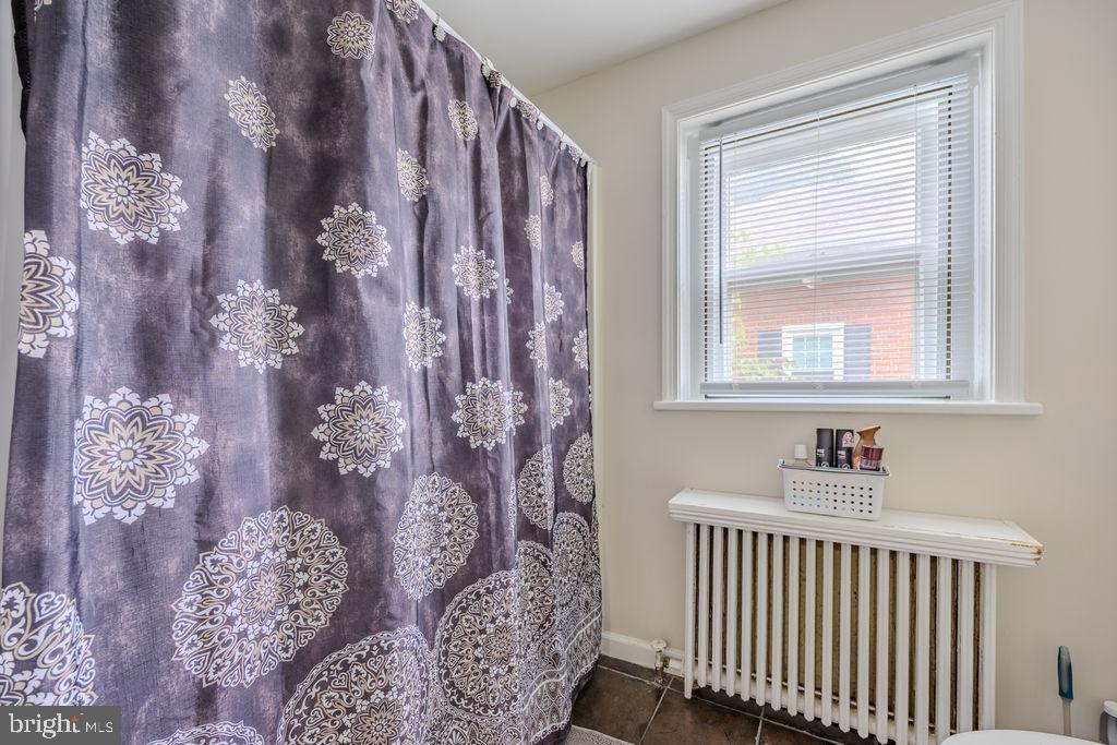 10-12 W CECIL ST, WINCHESTER, Virginia 22601, 4 Bedrooms Bedrooms, ,3 BathroomsBathrooms,Residential,For sale,10-12 W CECIL ST,VAWI2009186 MLS # VAWI2009186