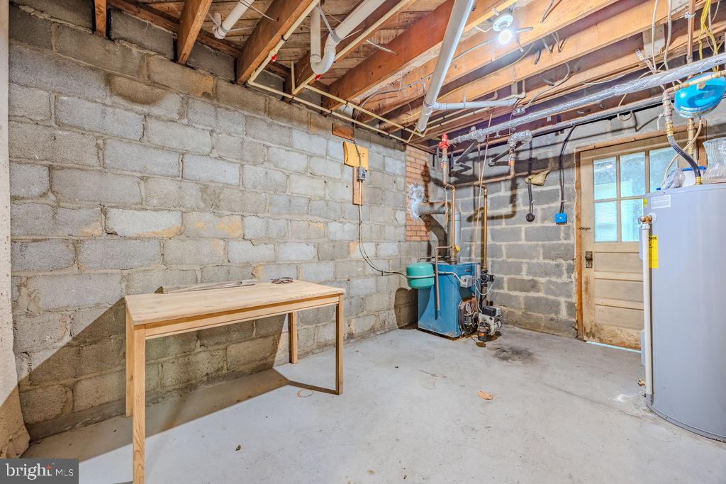 10-12 W CECIL ST, WINCHESTER, Virginia 22601, 4 Bedrooms Bedrooms, ,3 BathroomsBathrooms,Residential,For sale,10-12 W CECIL ST,VAWI2009186 MLS # VAWI2009186